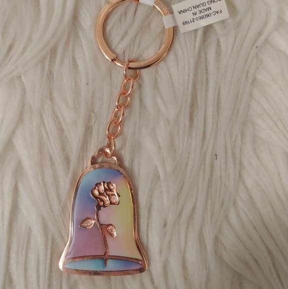 💖FIRM! NWT DISNEY PARKS BEAUTY AND THE BEAST BELLE ENCHANTED ROSE BAG CHARM/KEY - Picture 7 of 7